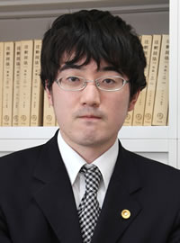 代表弁護士　吉田裕介　先生
